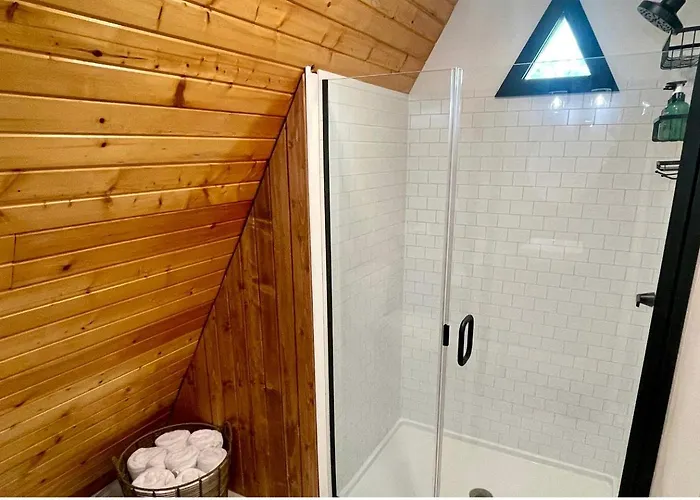 Beautiful A-frame With Hot-tub In Makanda, Illinois * Makanda
